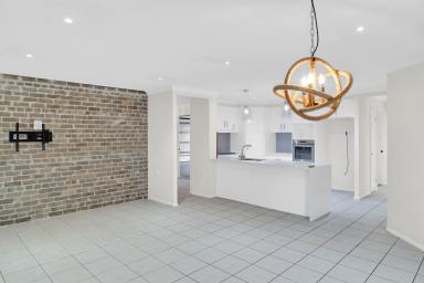 House For Lease - QLD - Wyreema - 4352 - Spacious Family Living with Room for Everyone  (Image 2)