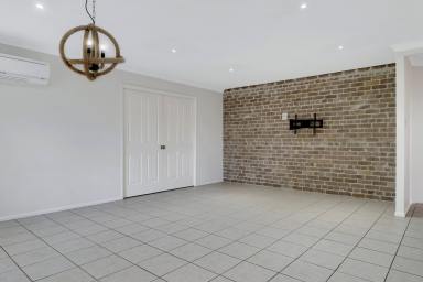 House Leased - QLD - Wyreema - 4352 - Spacious Family Living with Room for Everyone  (Image 2)