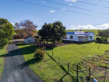 Lifestyle For Sale - TAS - Preston - 7315 - Lifestyle, Space, Views & Potential  (Image 2)