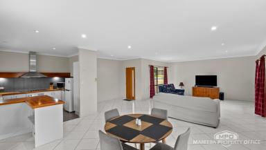 House For Sale - QLD - Mareeba - 4880 - CONTEMPORARY FAMILY LIVING WITH SPACE TO ENTERTAIN  (Image 2)