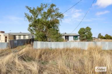 House Auction - VIC - Maroona - 3377 - Renovate or Detonate?  (Image 2)