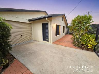House For Sale - QLD - Mareeba - 4880 - LOW MAINTANCE COMFORT IN A CONVINENT LOCATION  (Image 2)