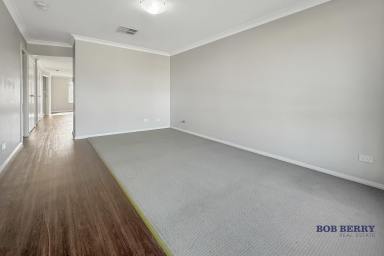 House Leased - NSW - Dubbo - 2830 - Comfortable 3 Bedroom Home with Large Shed  (Image 2)