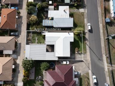 House For Sale - TAS - Montrose - 7010 - Spacious Four Bedroom Brick Family Home  (Image 2)