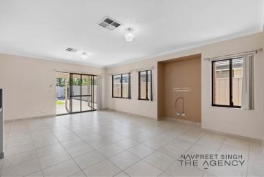 House For Sale - WA - Wellard - 6170 - Spacious Family Living with Theatre on a Generous 415sqm Block  (Image 2)