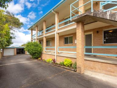 Unit For Lease - NSW - Old Bar - 2430 - UNIT CENTRALLY LOCATED  (Image 2)