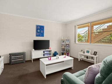 Unit For Lease - NSW - Old Bar - 2430 - UNIT CENTRALLY LOCATED  (Image 2)