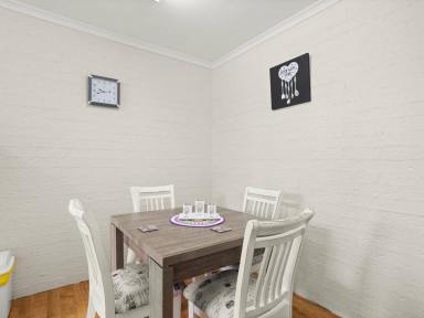 Unit For Lease - NSW - Old Bar - 2430 - UNIT CENTRALLY LOCATED  (Image 2)