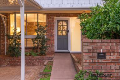 Townhouse For Sale - WA - Como - 6152 - LOCK & LEAVE LIFESTYLE  (Image 2)