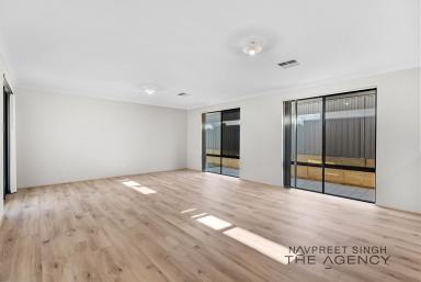 House For Sale - WA - Wellard - 6170 - Stylish Family Living in a Prime Wellard Location!  (Image 2)