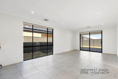 House For Sale - WA - Wellard - 6170 - Modern Family Living with Style, Comfort & Convenience!  (Image 2)