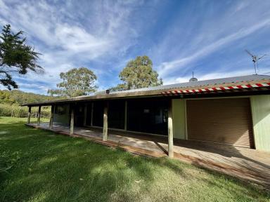 House For Lease - NSW - Naughtons Gap - 2470 - 3 Bedroom Farm House  (Image 2)