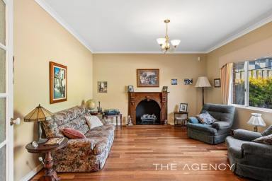 House For Sale - WA - Hillarys - 6025 - When Endless Space Meets Scenic Serenity!  (Image 2)