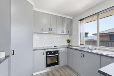 House For Lease - TAS - Bridgewater - 7030 - Comfortable Family Home in Convenient Location  (Image 2)