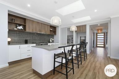 House For Sale - VIC - Baranduda - 3691 - DISPLAY HOME QUALITY IN SOUGHT-AFTER AVALON PARK  (Image 2)
