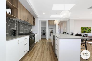 House For Sale - VIC - Baranduda - 3691 - DISPLAY HOME QUALITY IN SOUGHT-AFTER AVALON PARK  (Image 2)