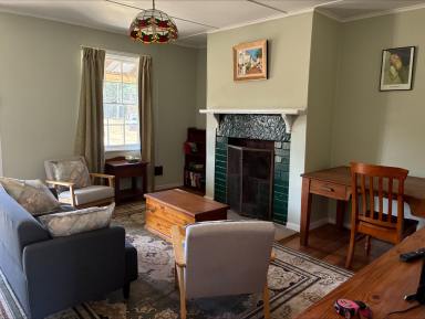 House Leased - NSW - Bowenfels - 2790 - Charming Fully Furnished Cottage in Peaceful Bowenfels  (Image 2)
