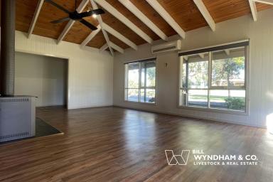 House For Lease - VIC - Bairnsdale - 3875 - Character Filled Family Home Near the Mitchell River  (Image 2)
