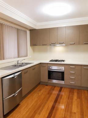 Townhouse For Lease - NSW - Coniston - 2500 - EXECUTIVE  3 BEDROOM TOWNHOUSE  (Image 2)