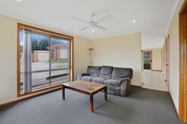 Unit For Sale - VIC - Drouin - 3818 - Low-Maintenance Living in a Prime Drouin Location  (Image 2)