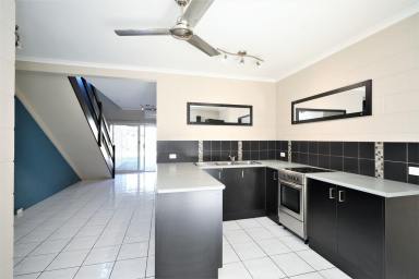 Unit For Sale - QLD - Bentley Park - 4869 - FULLY AIR-CONDITIONED TOWNHOUSE  (Image 2)