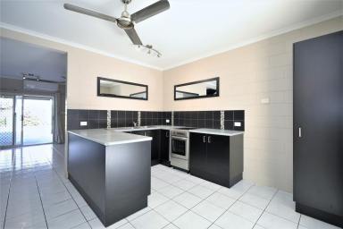 Unit For Sale - QLD - Bentley Park - 4869 - FULLY AIR-CONDITIONED TOWNHOUSE  (Image 2)