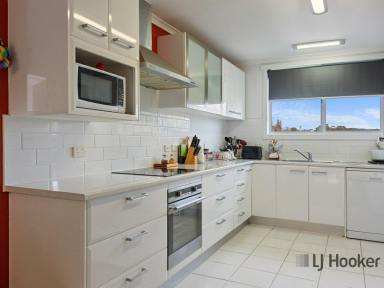 Unit For Sale - TAS - East Devonport - 7310 - More Than The Eye Can See  (Image 2)