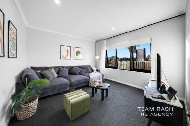 House For Sale - WA - Caversham - 6055 - URBAN CHIC LUXURY  (Image 2)