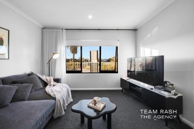 House For Sale - WA - Caversham - 6055 - URBAN CHIC LUXURY  (Image 2)