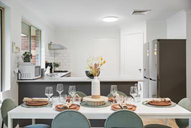 House For Sale - WA - Pearsall - 6065 - STYLISH FULLY RENOVATED 6x4x2 WITH INCREDIBLE $1,780PW RETURN!  (Image 2)