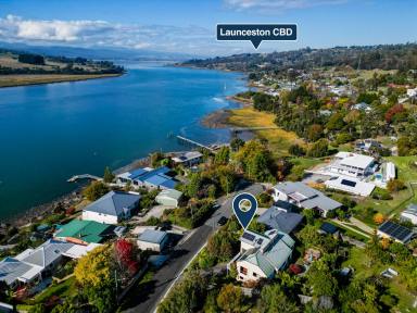 House For Sale - TAS - Lanena - 7275 - Perched on Paringa  (Image 2)