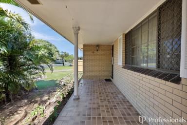 House For Sale - QLD - Blacks Beach - 4740 - Renovator's Delight - Large Family Home Near the Beach!  (Image 2)
