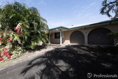 House For Sale - QLD - Blacks Beach - 4740 - Renovator's Delight - Large Family Home Near the Beach!  (Image 2)