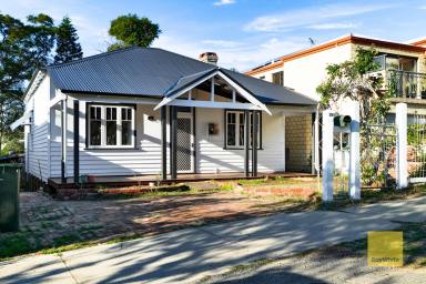 House For Lease - WA - South Perth - 6151 - Lovely home in prime location  (Image 2)