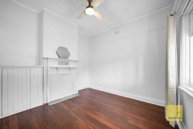 House For Lease - WA - South Perth - 6151 - Lovely home in prime location  (Image 2)