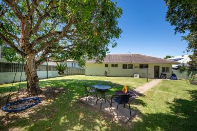 House For Sale - QLD - Cooroy - 4563 - Family Home or Develop the Site  (Image 2)
