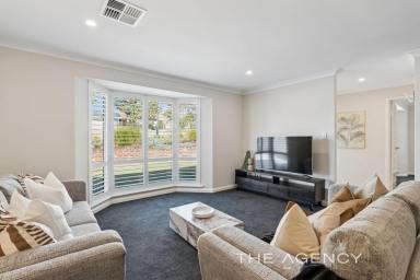House For Sale - WA - Edgewater - 6027 - Luxury Wrapped in Nature!  (Image 2)