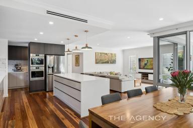 House For Sale - WA - Kallaroo - 6025 - Breezy Bespoke Luxury  (Image 2)