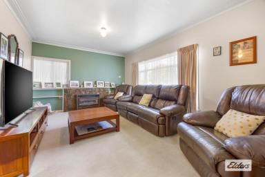 House For Sale - VIC - Stawell - 3380 - Spacious Family Home In The Right Location  (Image 2)
