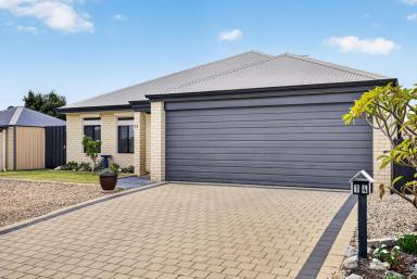 House For Sale - WA - Yanchep - 6035 - Rare 460sqm Corner Block in Prime Jindowie Location – Move-In Ready Coastal Living!  (Image 2)