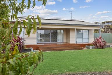 House For Sale - SA - Baudin Beach - 5222 - Immaculate Coastal Living with Exceptional Shedding  (Image 2)