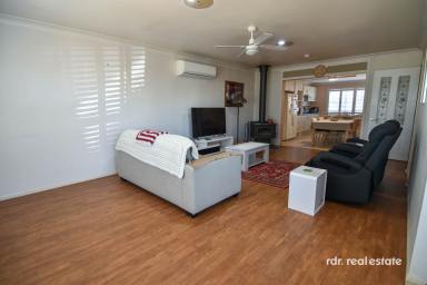 House For Sale - NSW - Inverell - 2360 - EASY LIVING WITH EVERYTHING WITHIN REACH  (Image 2)