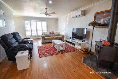 House For Sale - NSW - Inverell - 2360 - EASY LIVING WITH EVERYTHING WITHIN REACH  (Image 2)