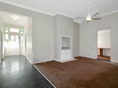 House For Sale - VIC - Bairnsdale - 3875 - BIG FAMILY HOME AWAITING IT'S NEXT CHAPTER  (Image 2)