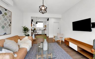 Unit For Sale - VIC - Elsternwick - 3185 - Beautifully Renovated, Perfectly Positioned  (Image 2)