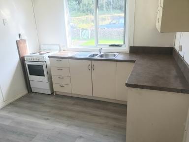 House For Sale - TAS - Queenstown - 7467 - Neat Cosy Home – Queenstown  (Image 2)