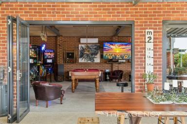 House For Sale - WA - Henley Brook - 6055 - Palatial Federation Residence With Incredible Rustic Man Cave On 3370 Sqm's  (Image 2)