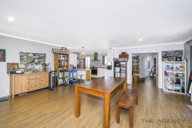 House For Sale - WA - Quinns Rocks - 6030 - Sweeping Ocean Views from 2nd Storey  (Image 2)
