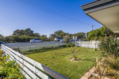House For Sale - WA - Quinns Rocks - 6030 - Sweeping Ocean Views from 2nd Storey  (Image 2)