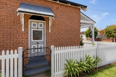 House For Sale - NSW - Gulgong - 2852 - A STORYBOOK COTTAGE IN GULGONG  (Image 2)